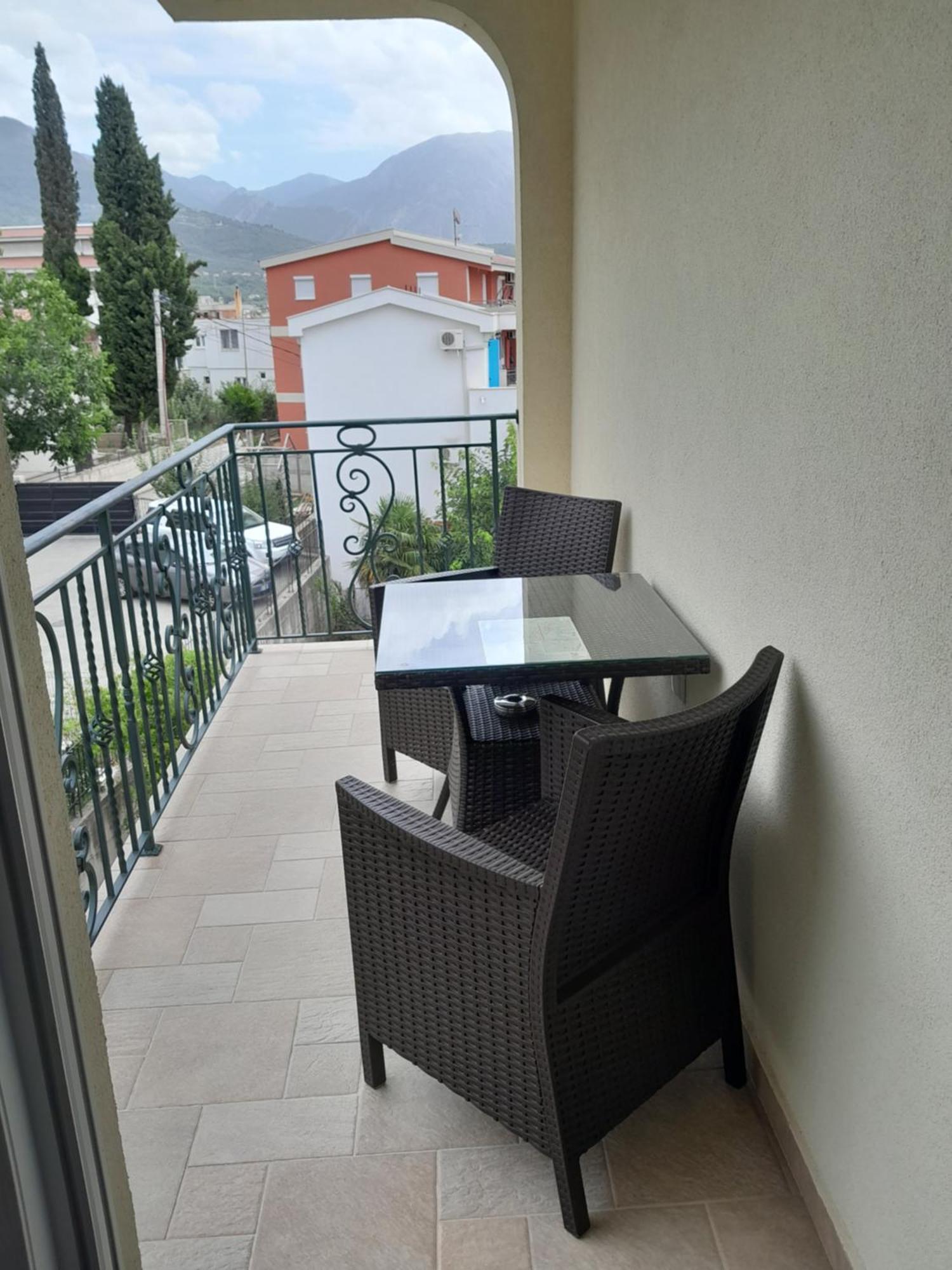 Apartments Aleksic บาร์ ภายนอก รูปภาพ