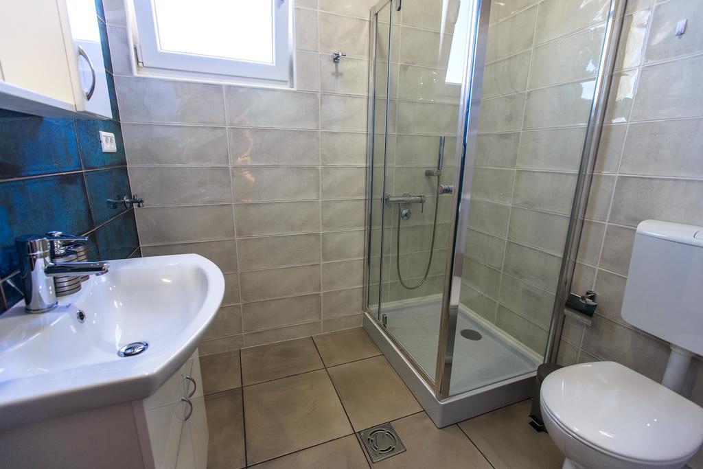 Apartments Aleksic บาร์ ภายนอก รูปภาพ