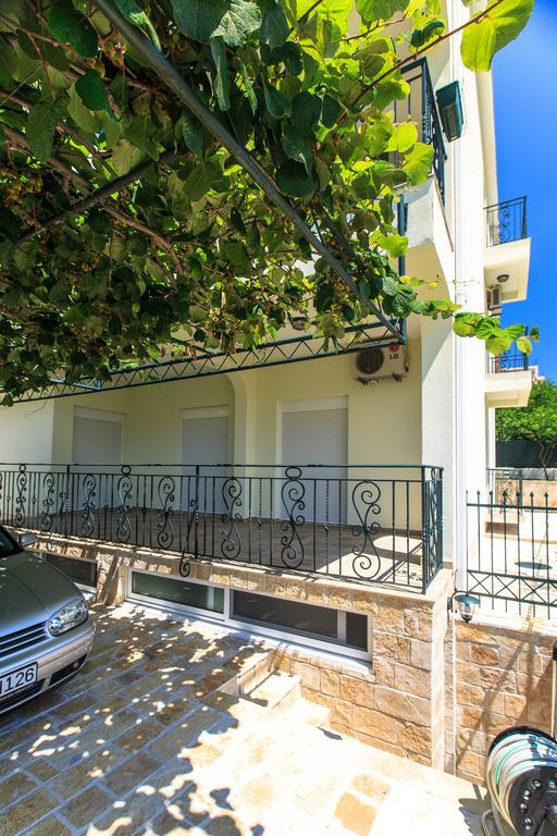Apartments Aleksic บาร์ ภายนอก รูปภาพ