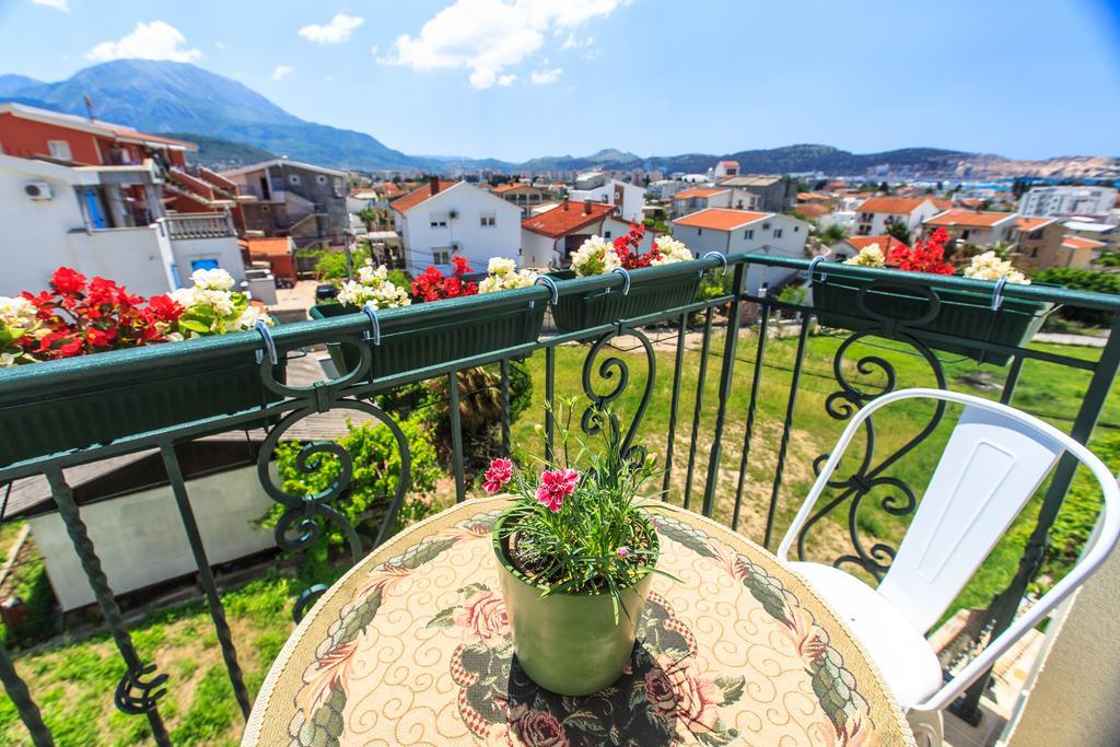 Apartments Aleksic บาร์ ภายนอก รูปภาพ